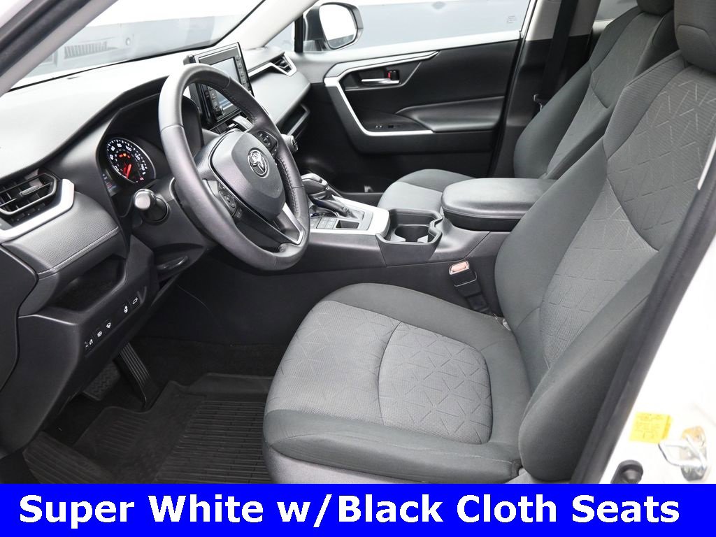 Used 2021 Toyota RAV4 XLE image 9