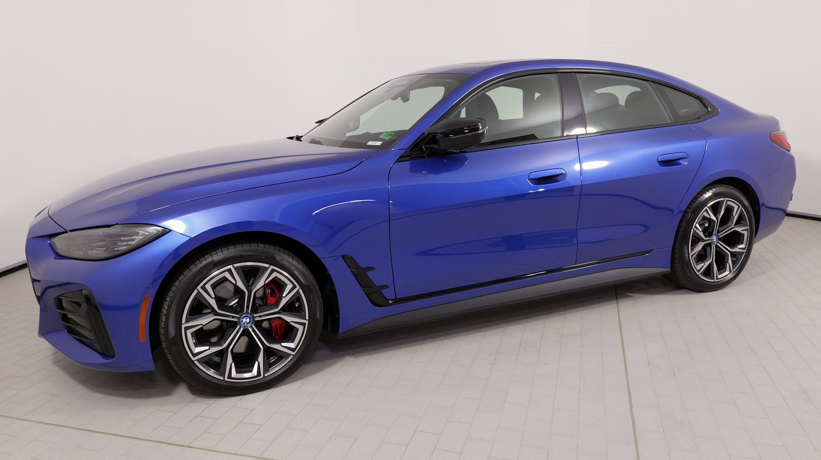 Used 2023 BMW i4 M50 image 3
