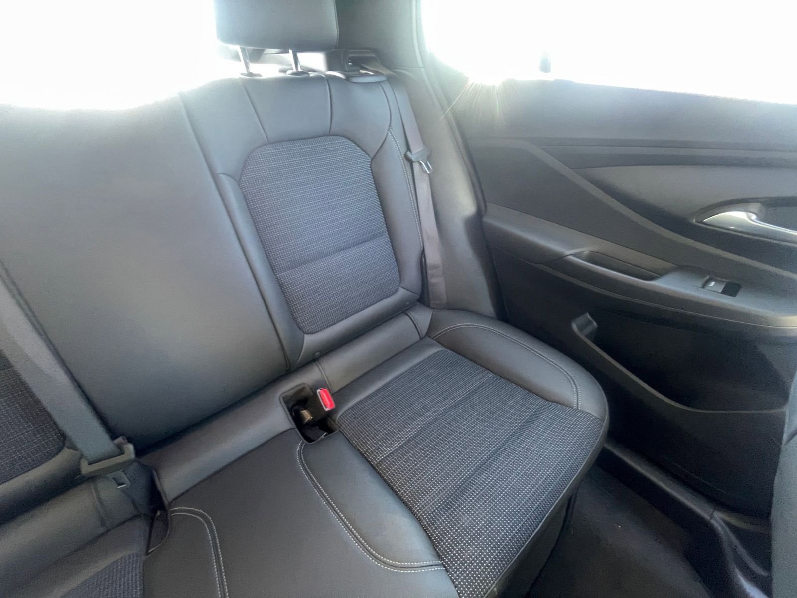 Used 2025 Buick Envista Preferred image 36