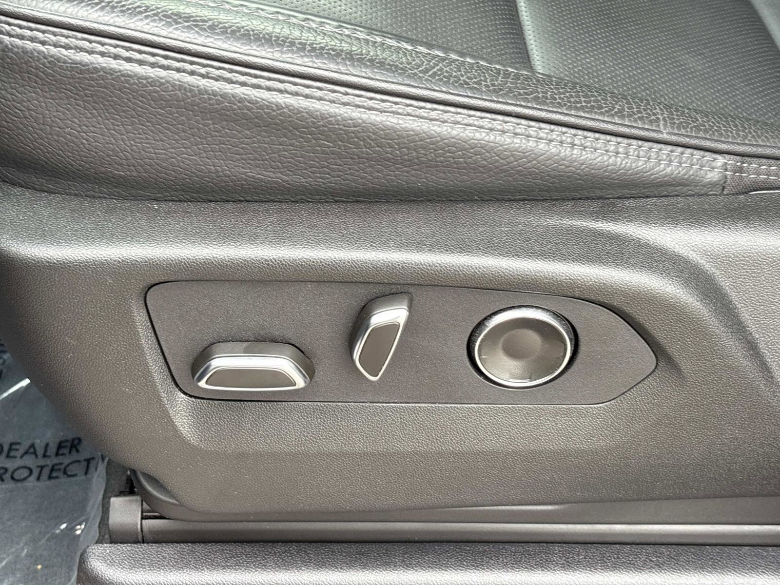 Certified 2024 GMC Yukon Denali w/ Advanced Technology Package AWD/4WD image 15