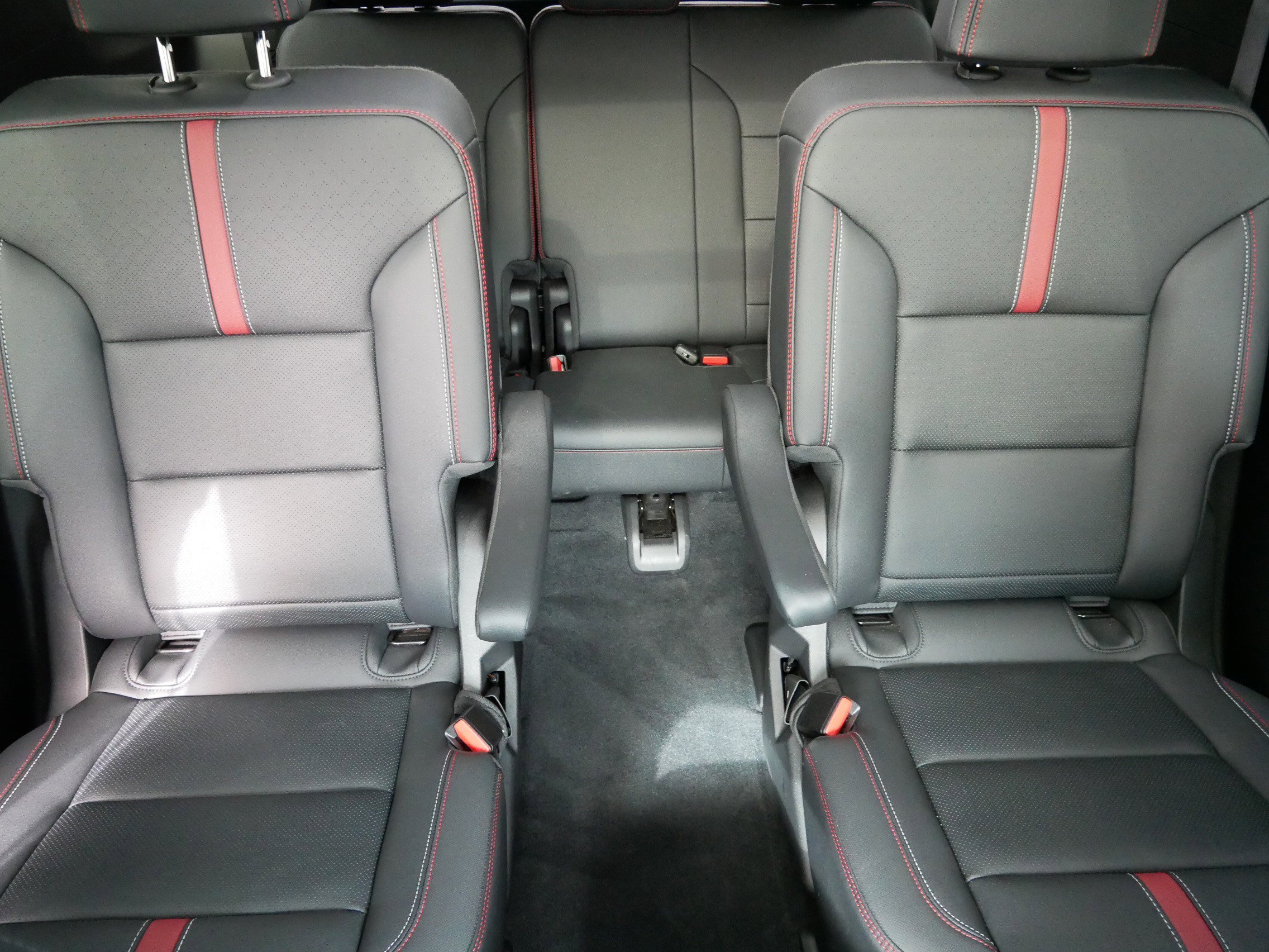 Used 2024 Chevrolet Traverse RS image 12