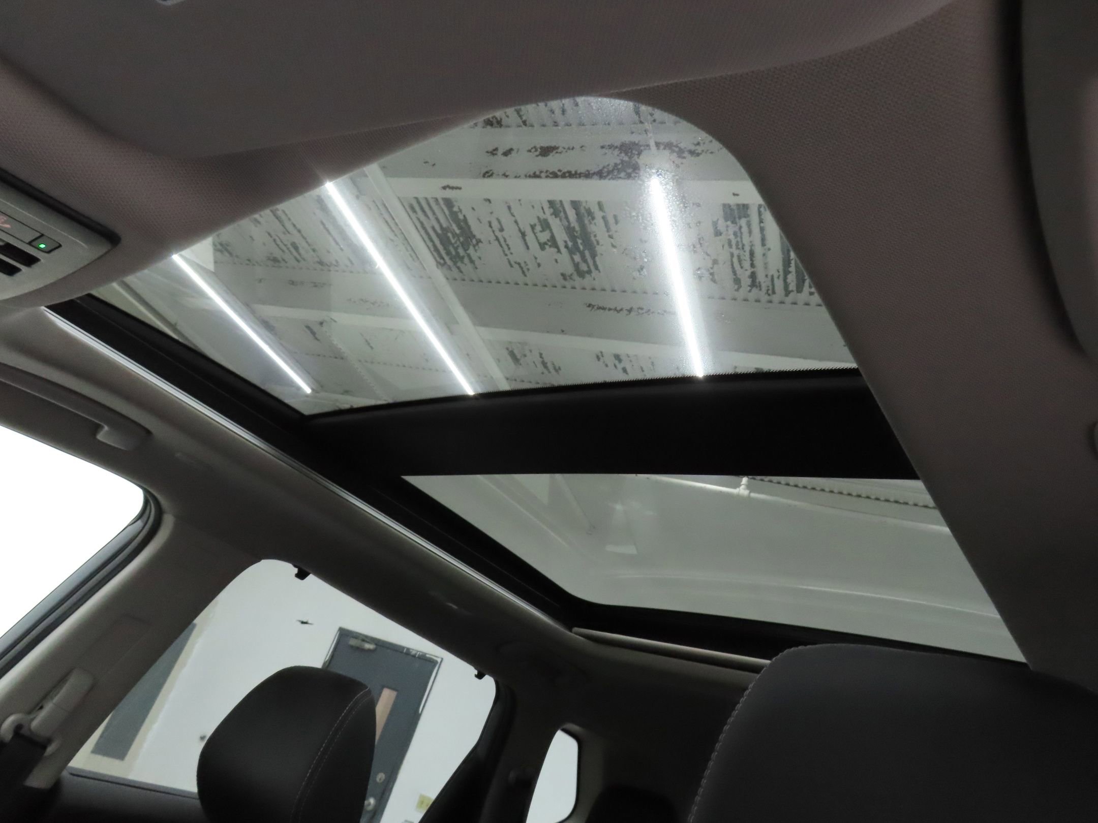 Used 2023 Nissan Rogue SL w/ SL Premium Package image 20