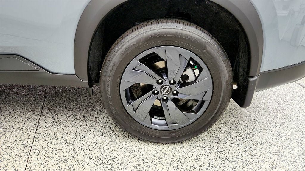 Used 2026 Nissan Rogue SV FWD image 17