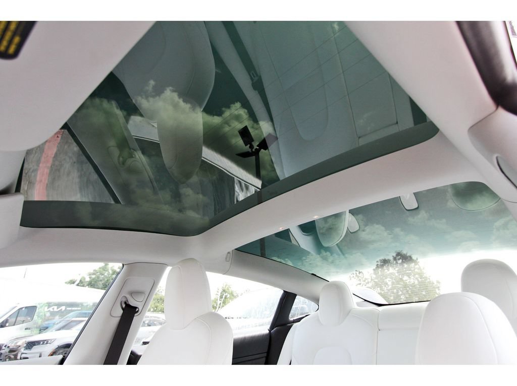 Used 2022 Tesla Model 3 Long Range AWD/4WD image 25