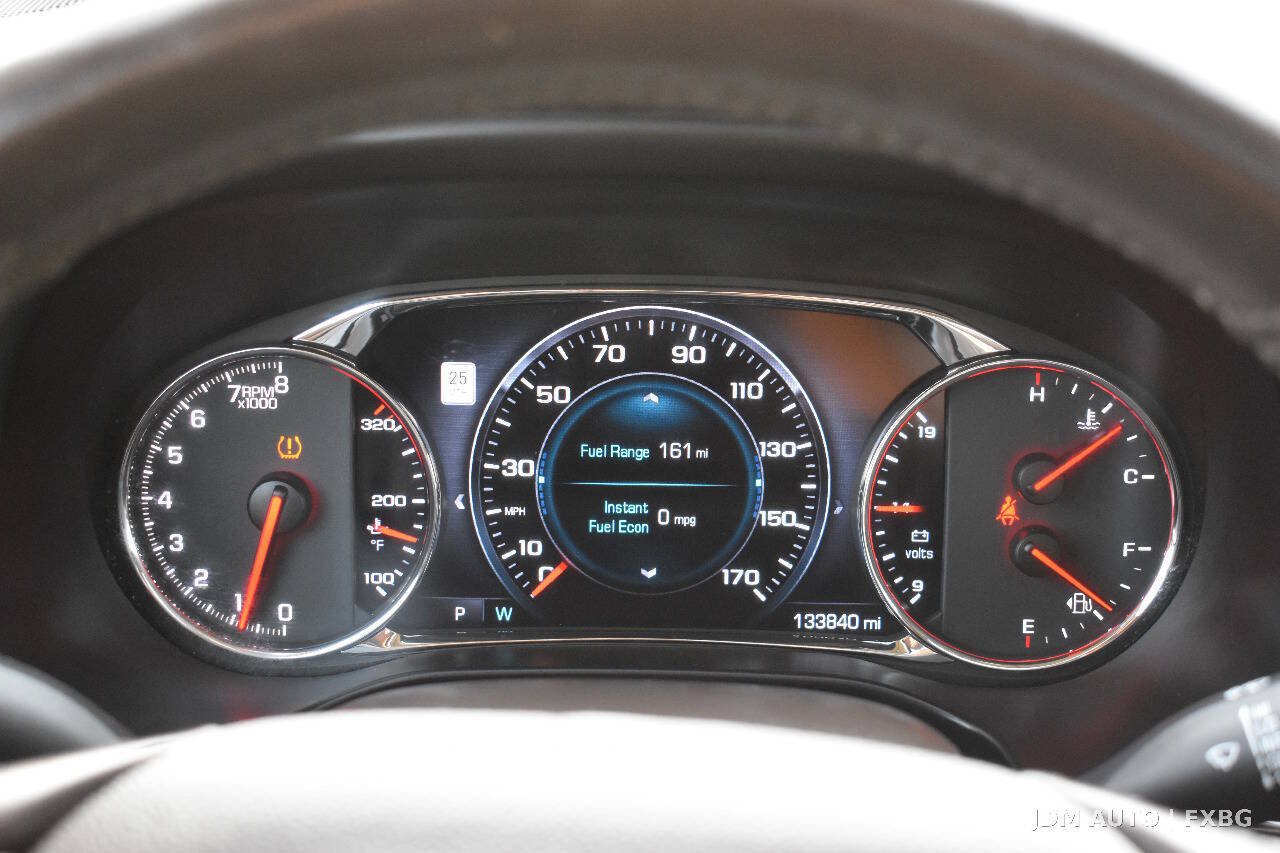 Used 2017 GMC Acadia Denali w/ Technology Package AWD/4WD image 23