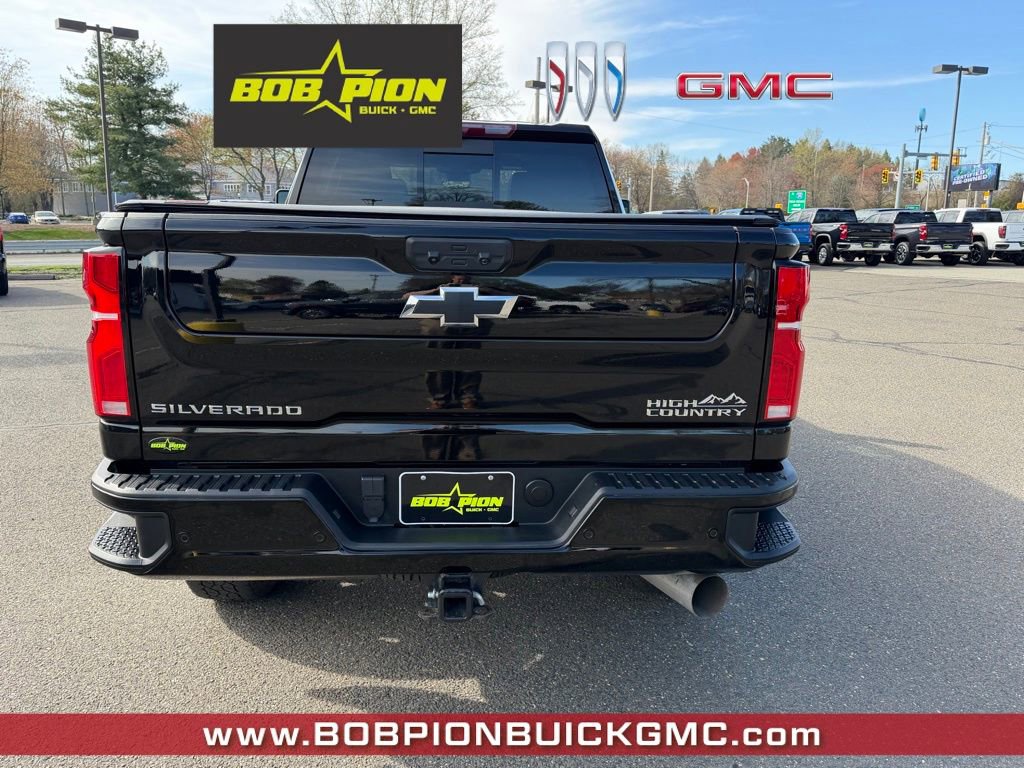 Used 2024 Chevrolet Silverado 2500 High Country w/ Technology Package AWD/4WD image 4