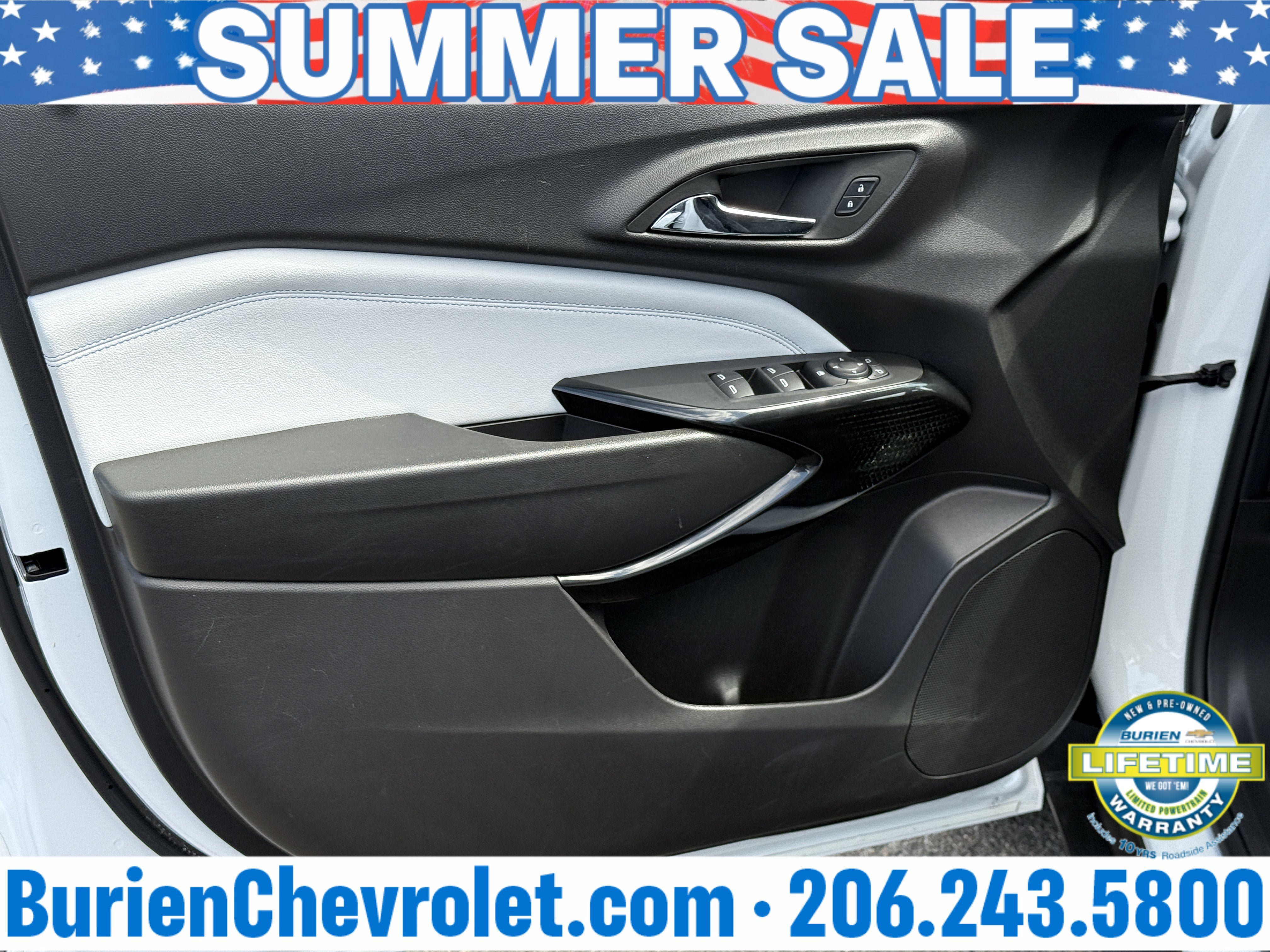 Used 2025 Chevrolet Trax LT FWD image 9