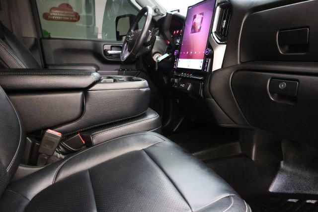 Used 2021 GMC Sierra 3500 4x4 Crew Cab w/ Gooseneck/5TH Wheel Package image 66