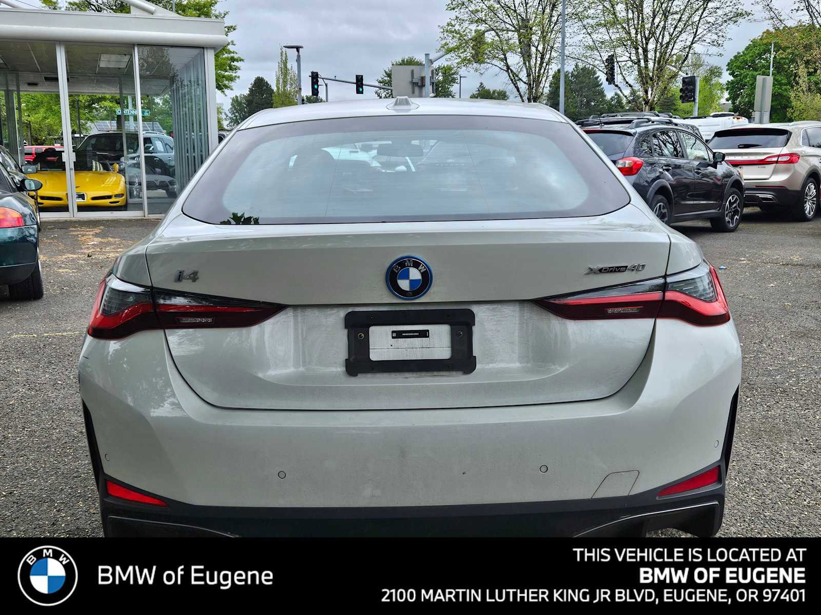 Used 2025 BMW i4 xDrive40i w/ Premium Package AWD/4WD image 4