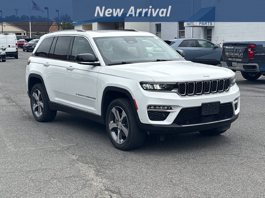 Used 2023 Jeep Grand Cherokee 4WD 4xe w/ Luxury Tech Group II image 4