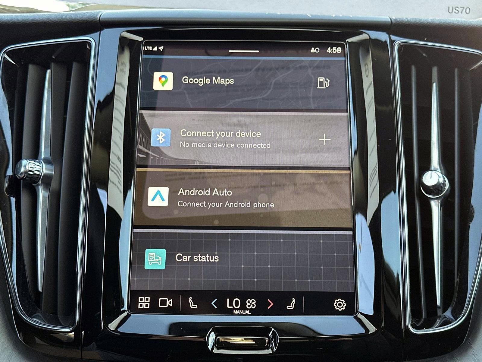 Certified 2025 Volvo XC60 B5 Plus image 22