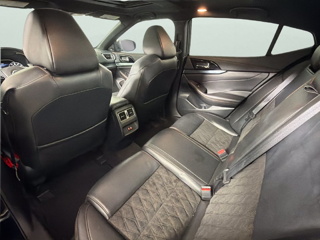 Used 2022 Nissan Maxima SR w/ Sport Mat Group FWD image 28