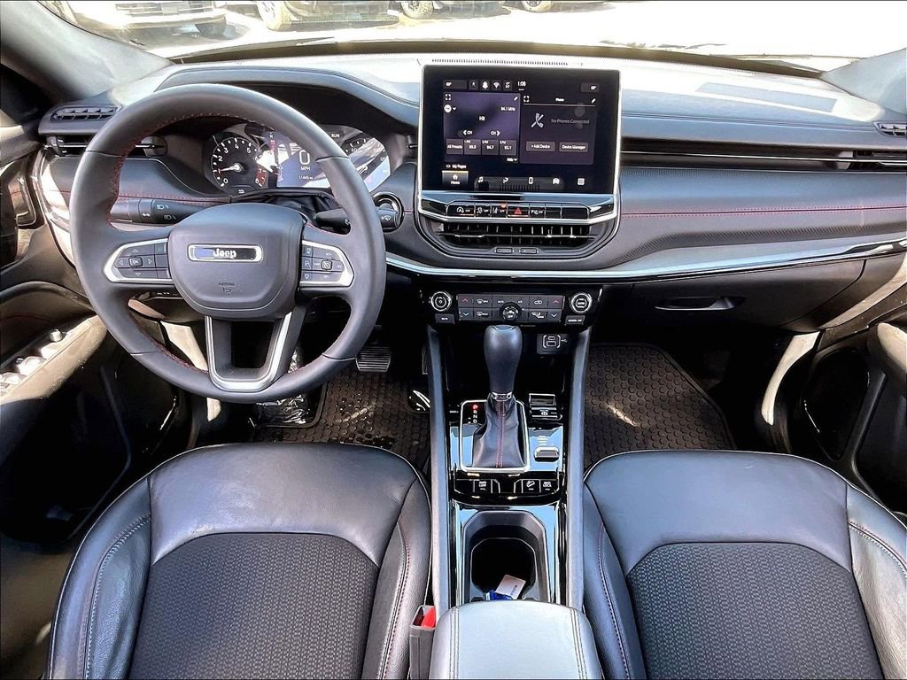 Used 2025 Jeep Compass Trailhawk image 20