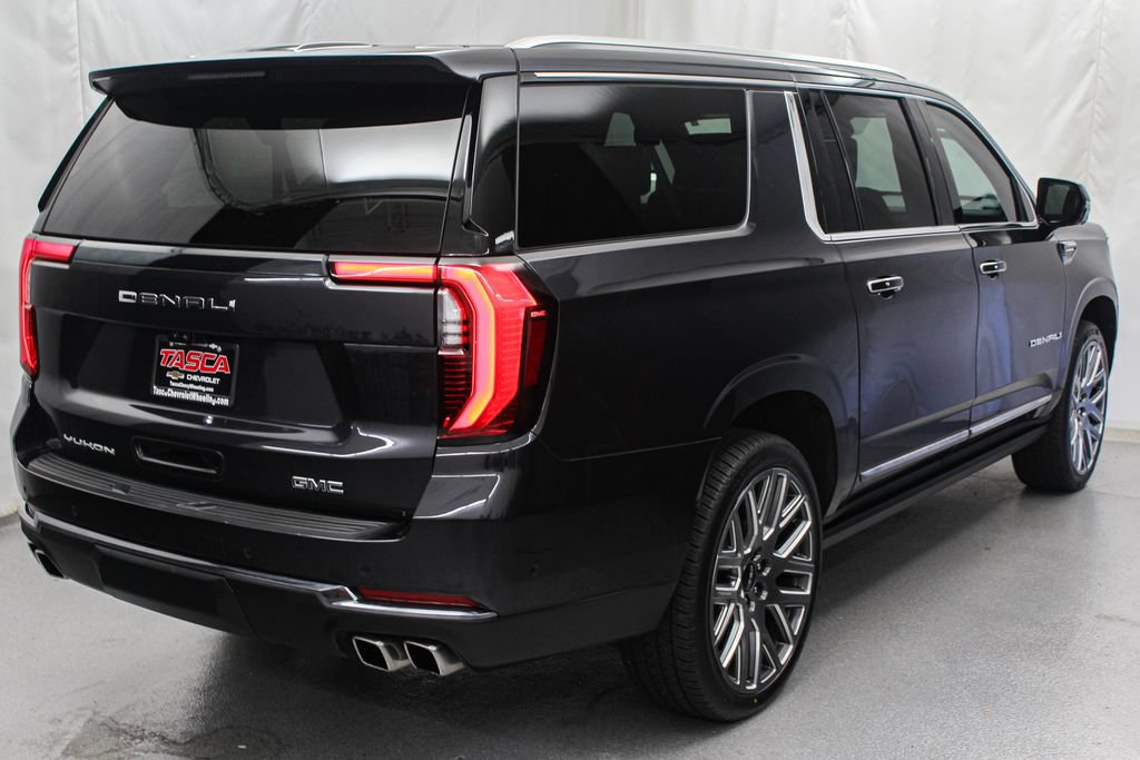 Used 2025 GMC Yukon XL Denali Ultimate AWD/4WD image 12