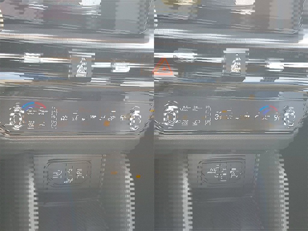 New 2026 Kia Sportage EX w/ EX Panorama Roof Package image 18