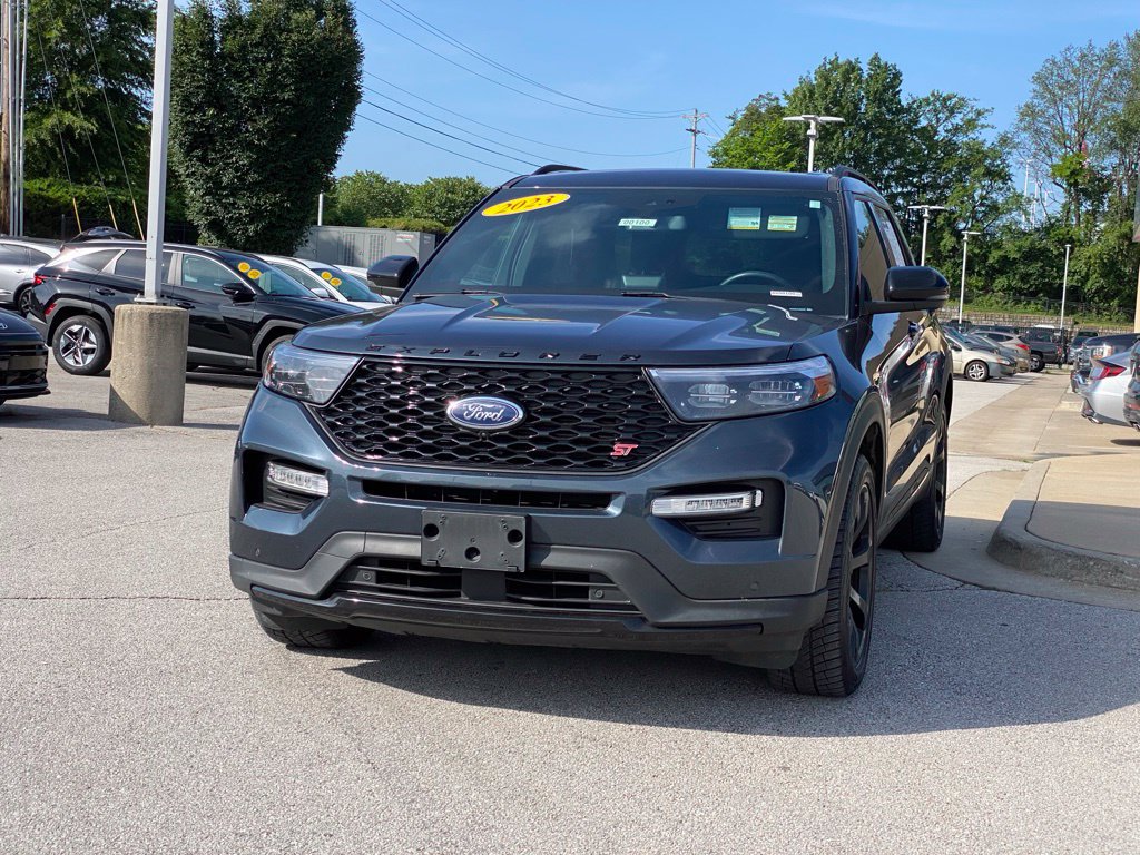 Used 2023 Ford Explorer ST w/ Equipment Group 401A AWD/4WD image 3