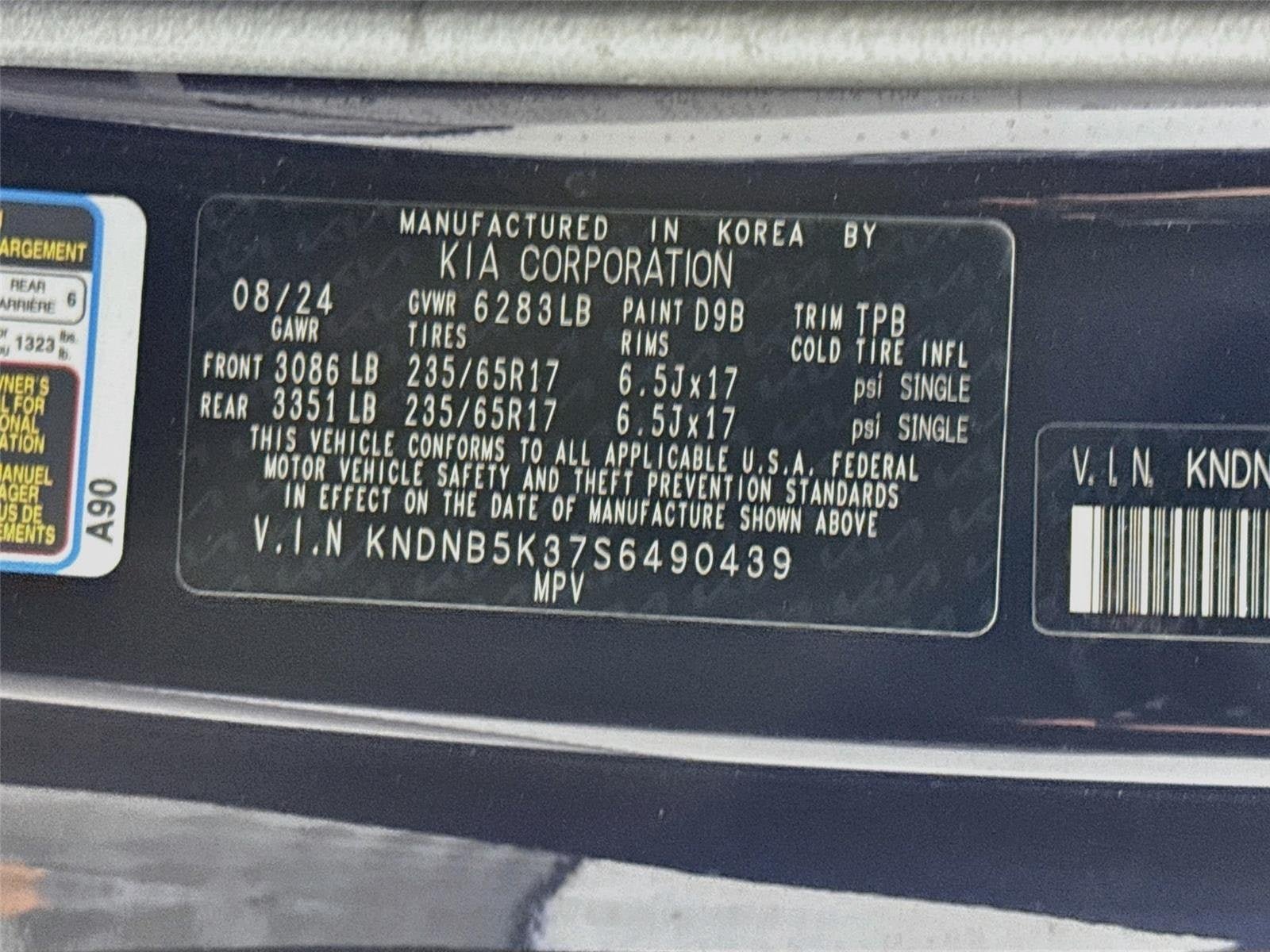 Certified 2025 Kia Carnival FWD image 32