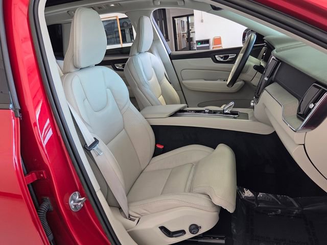 Certified 2023 Volvo XC60 B5 Ultimate w/ Protection Package Premier image 22