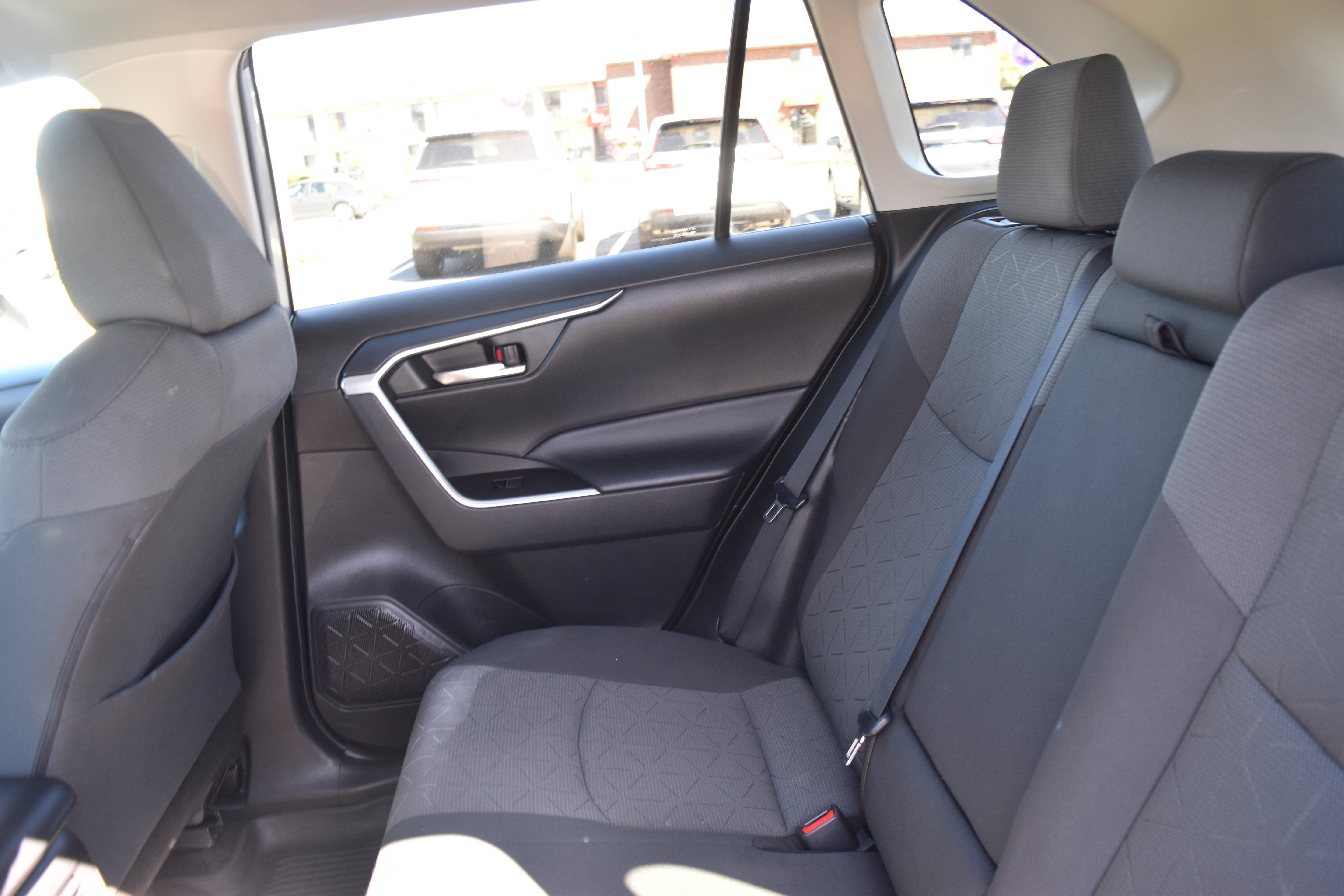 Used 2022 Toyota RAV4 XLE AWD/4WD image 26