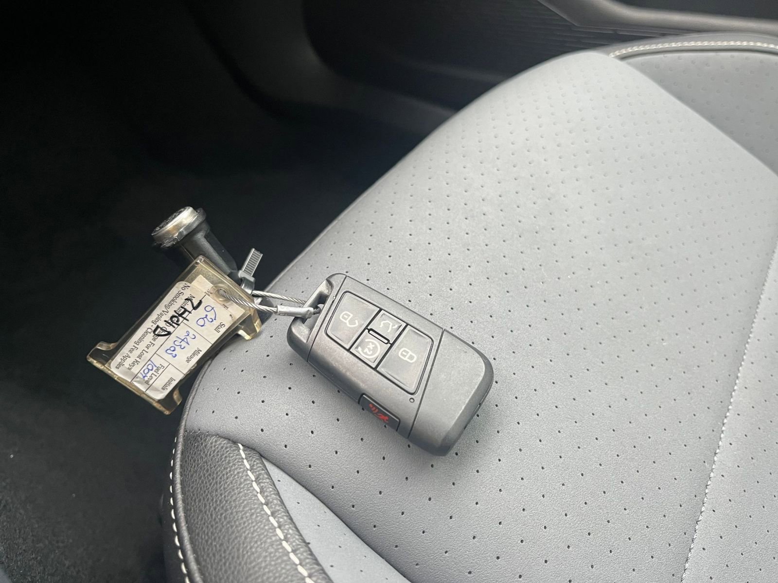 Used 2025 Volkswagen Jetta SE image 21