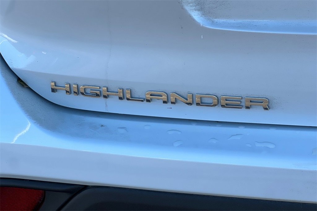 Certified 2025 Toyota Highlander XLE image 28