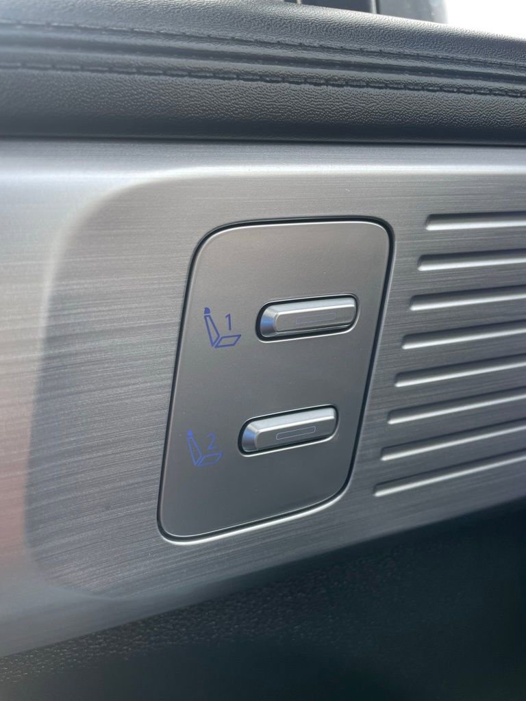 Used 2025 Hyundai Santa Fe Limited image 52