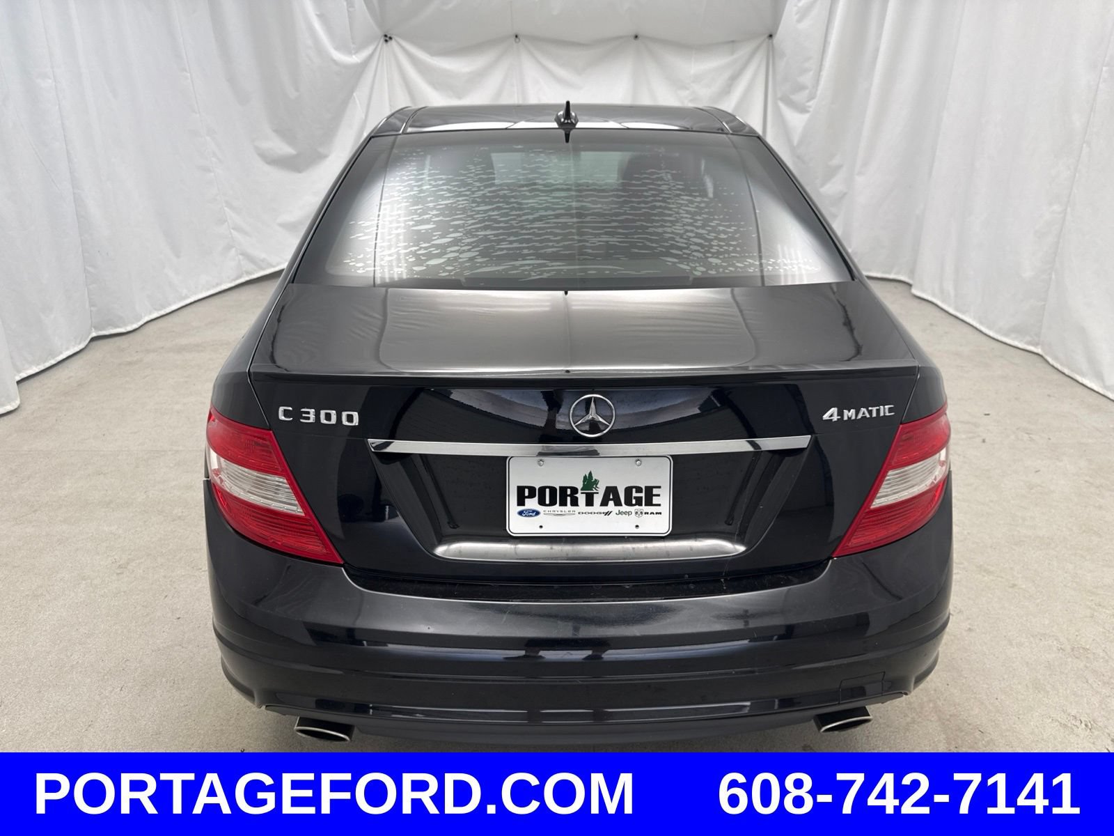 Used 2011 Mercedes-Benz C 300 4MATIC Sedan image 3