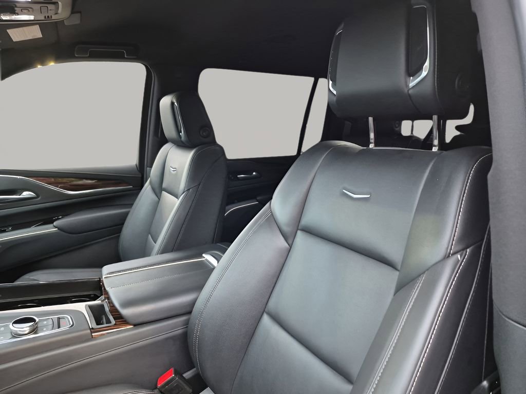 Used 2023 Cadillac Escalade ESV Luxury image 30