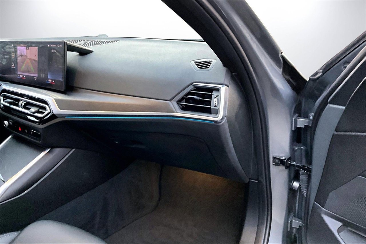 Used 2023 BMW 330i xDrive 330i xDrive w/ Driving Assistance Package image 21