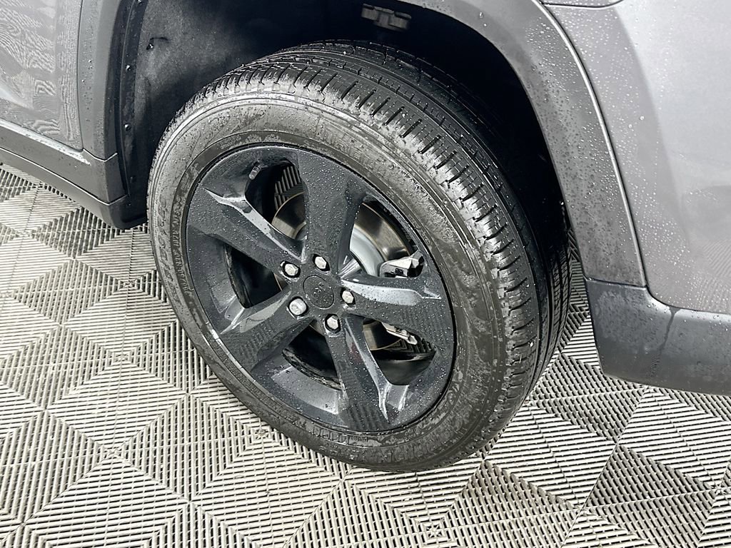 Certified 2025 Jeep Grand Cherokee Limited w/ Luxury Tech Group II image 43