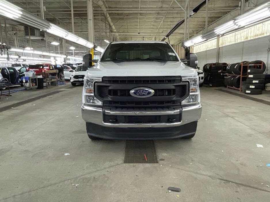 Used 2022 Ford F250 XL w/ Power Equipment Group AWD/4WD image 4