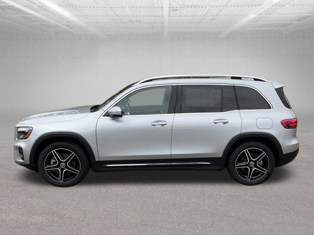 Used 2026 Mercedes-Benz GLB 250 4MATIC image 2