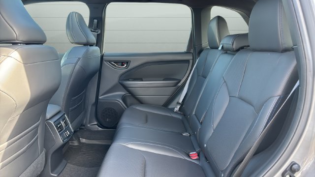 Used 2025 Subaru Forester Limited AWD/4WD image 26