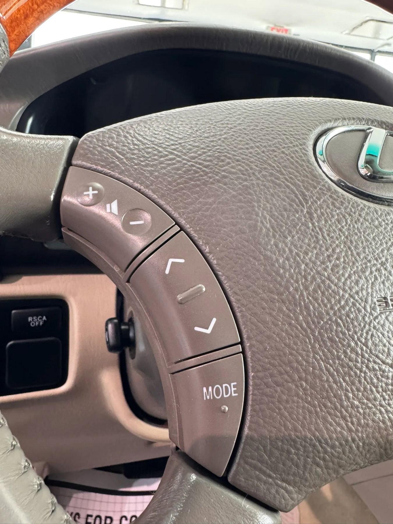 Used 2004 Lexus LX 470 4WD image 29