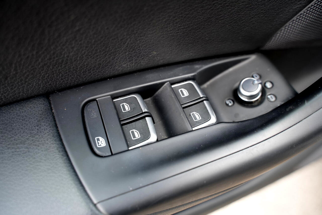 Used 2018 Audi Q3 2.0T Premium Plus image 29