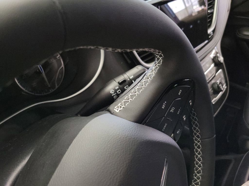 New 2026 Chrysler Pacifica Select w/ S Appearance Package image 22