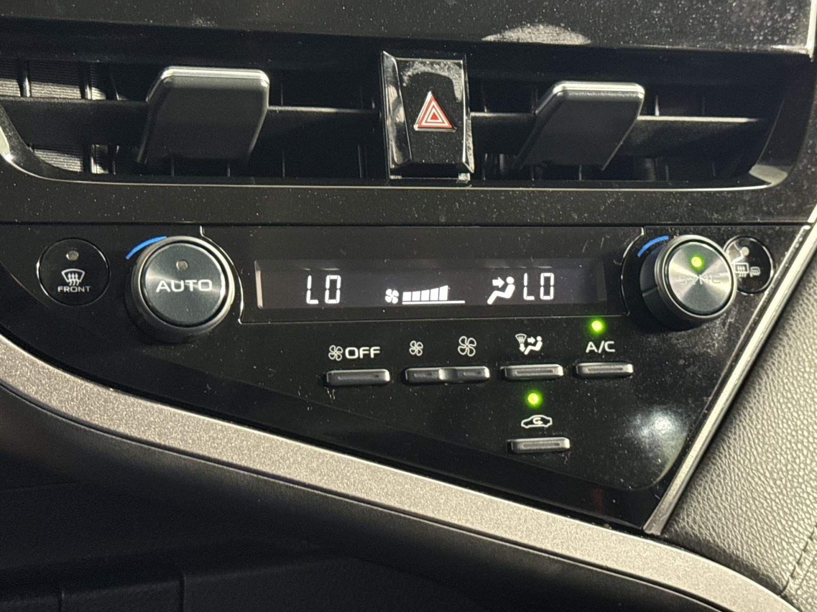 Used 2023 Toyota Camry SE FWD image 33