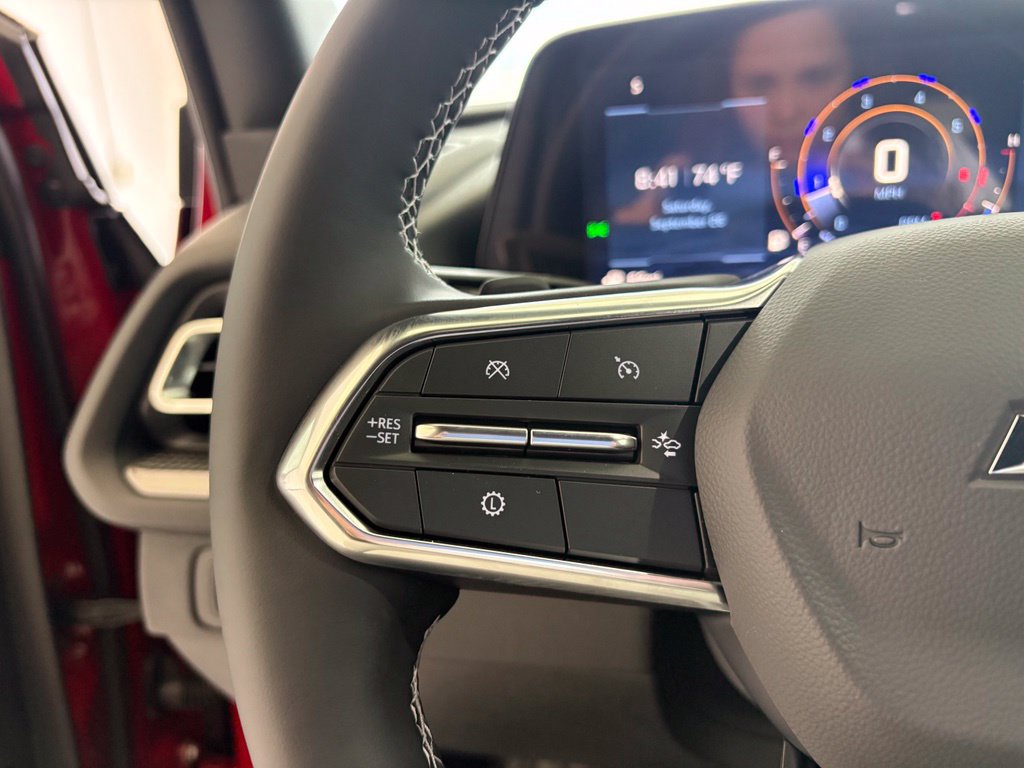 New 2027 Chevrolet Traverse LT FWD image 4