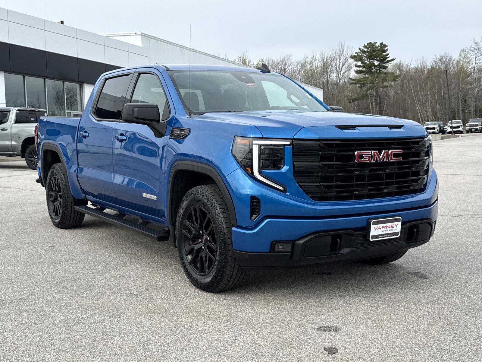 Used 2023 GMC Sierra 1500 Elevation w/ X31 Off-Road Package AWD/4WD image 6