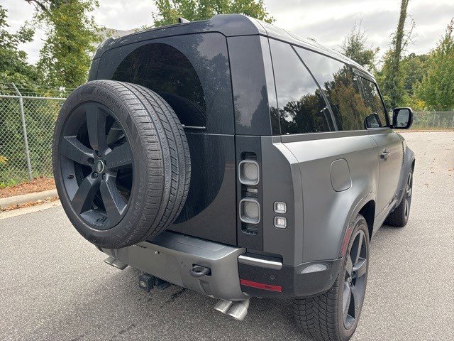 Used 2024 Land Rover Defender 90 Carpathian Edition image 12