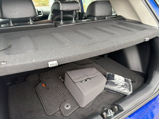 Certified 2022 Hyundai Venue Limited w/ Cargo Package image 37
