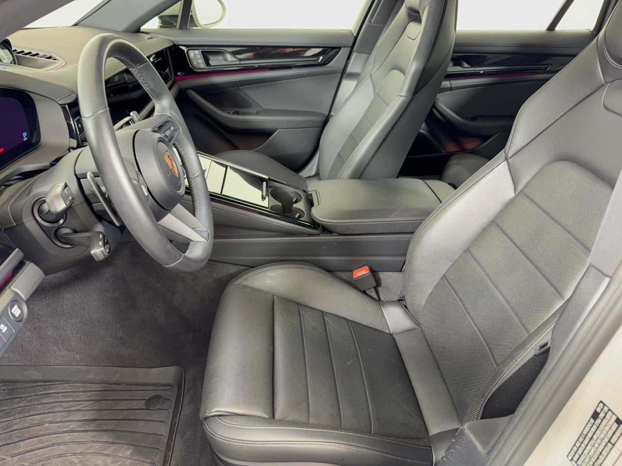 Certified 2025 Porsche Panamera 4 AWD/4WD image 5