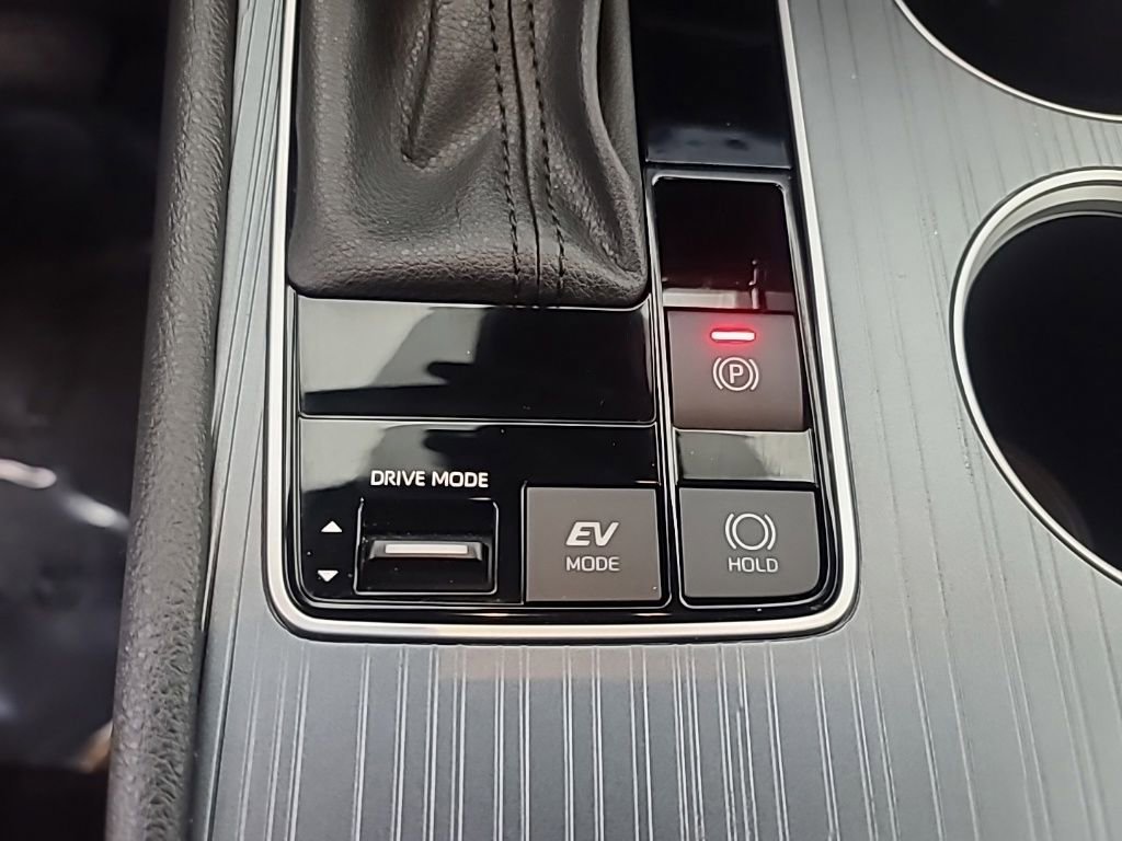 Used 2026 Toyota Sienna LE FWD image 36
