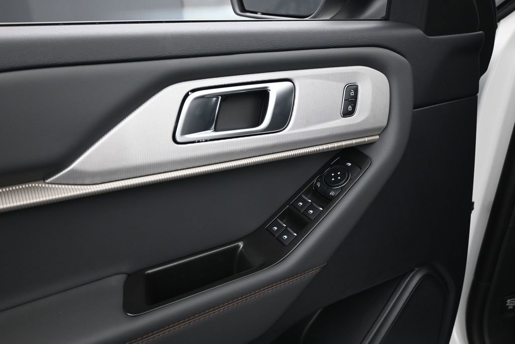 New 2026 Ford Explorer Active RWD image 10