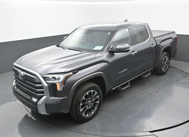 Used 2024 Toyota Tundra Limited AWD/4WD image 31