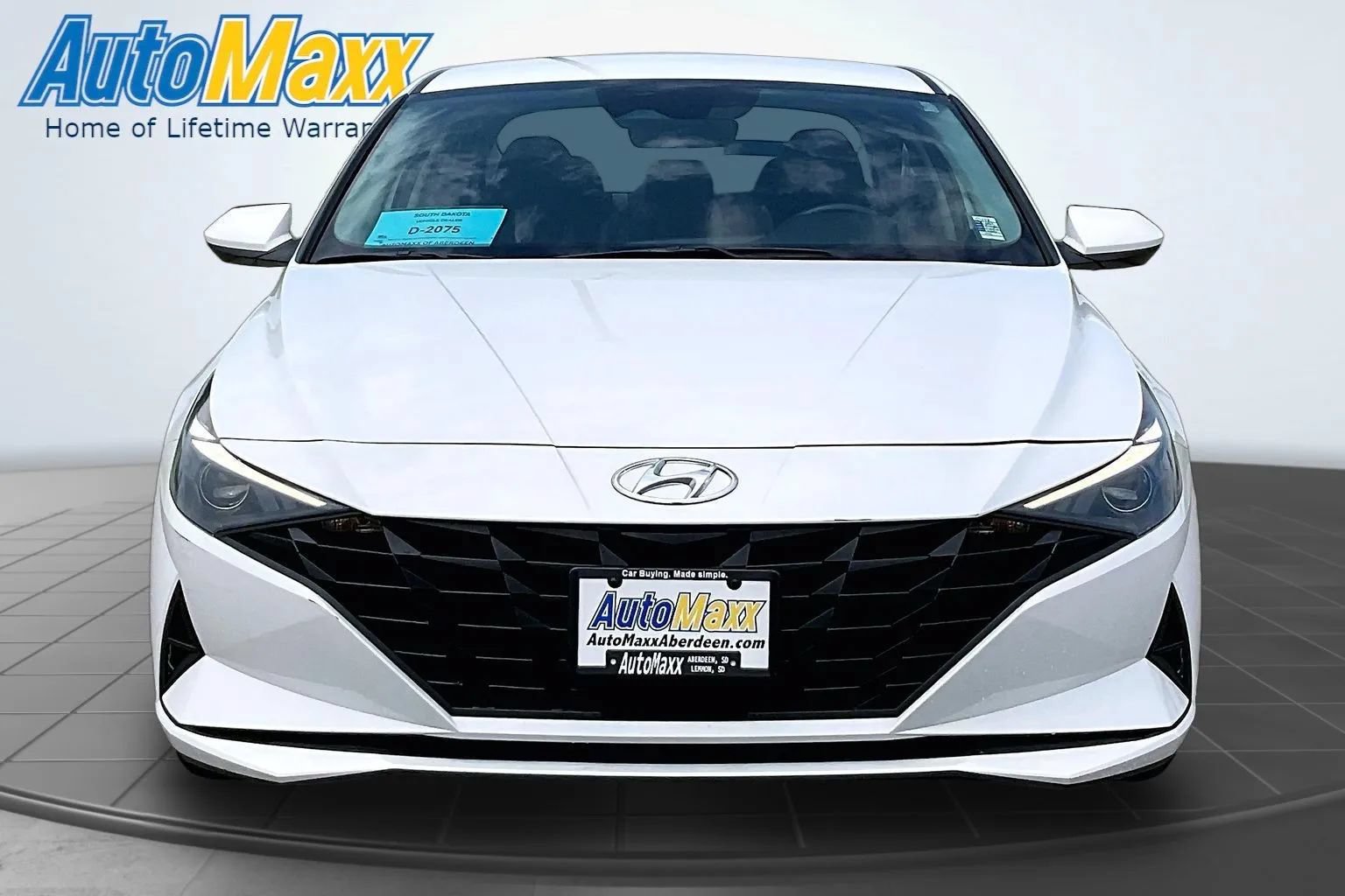 Used 2023 Hyundai Elantra SEL w/ Convenience Package FWD image 2