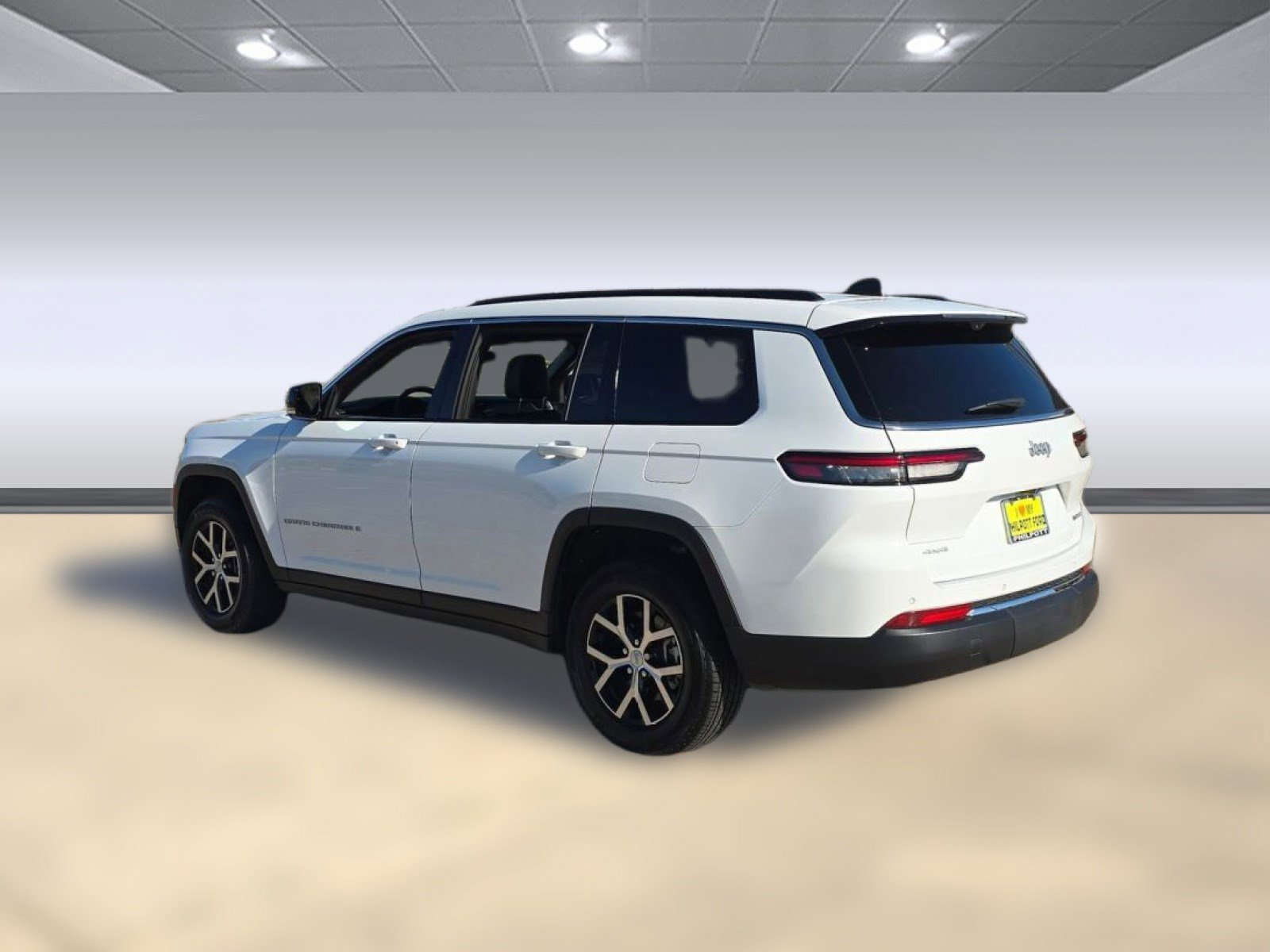 Used 2025 Jeep Grand Cherokee L Limited w/ Luxury Tech Group II image 3