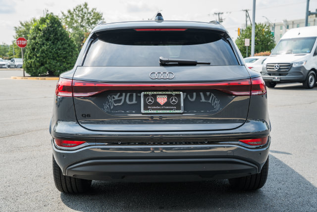 Used 2025 Audi Q6 e-tron Premium Plus w/ Premium Plus AWD/4WD image 6