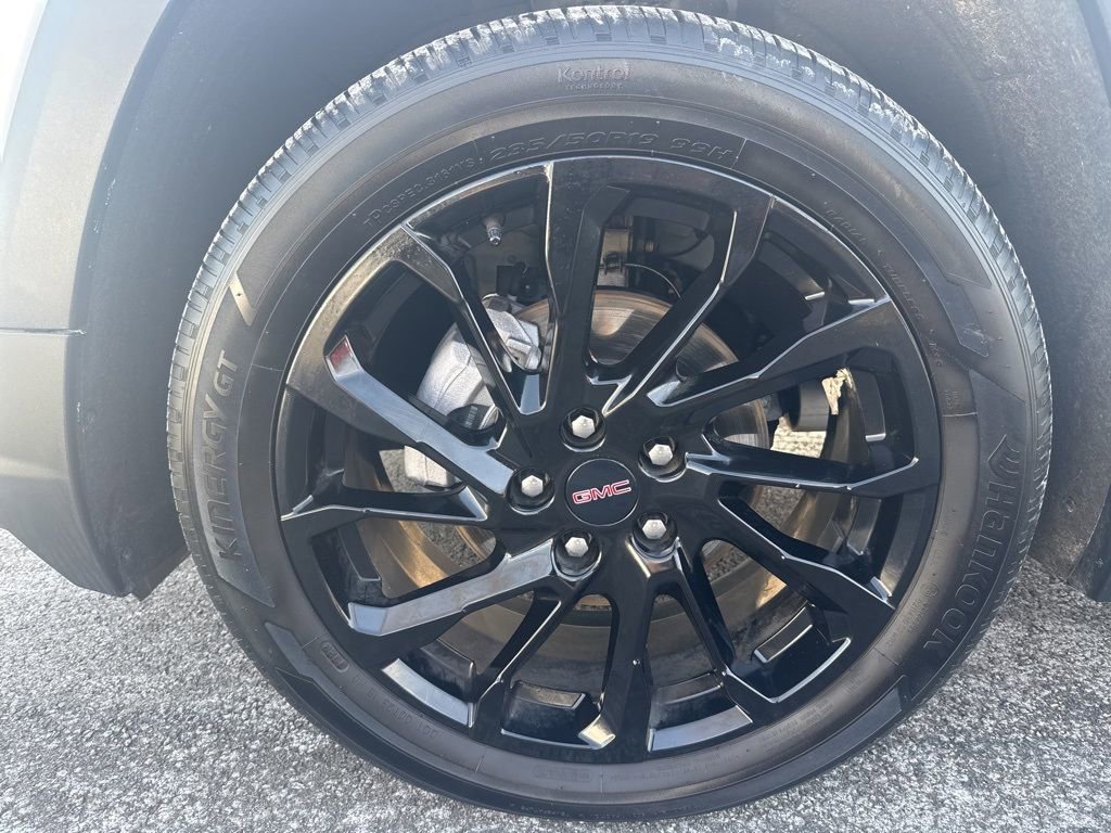 Used 2024 GMC Terrain SLT w/ Tech Package image 12