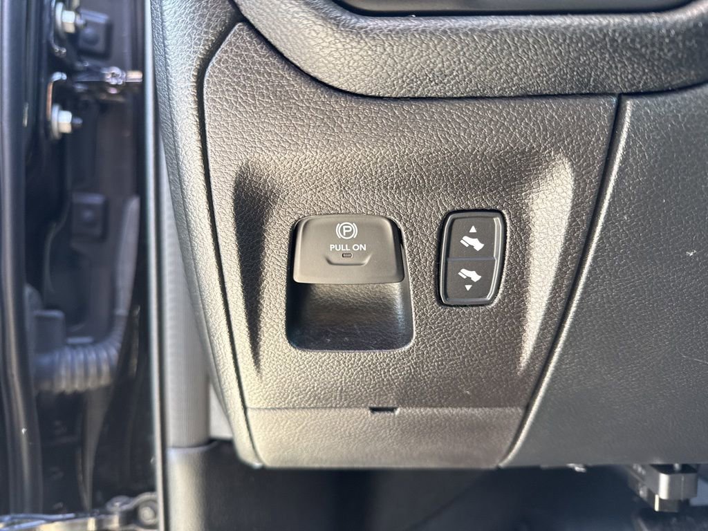 Used 2022 RAM 1500 Laramie AWD/4WD image 24